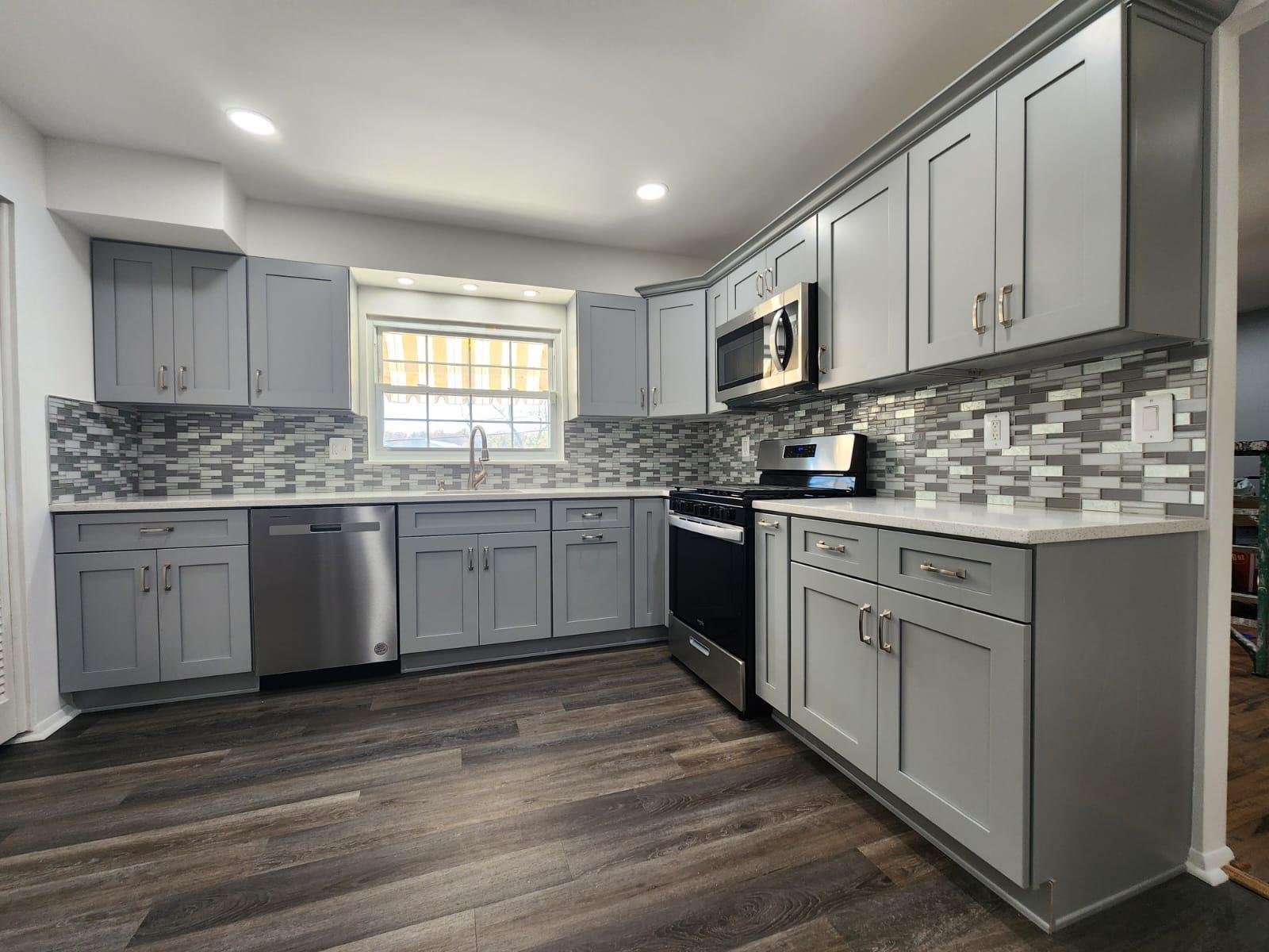 Cocina de lujo con gabinetes premium